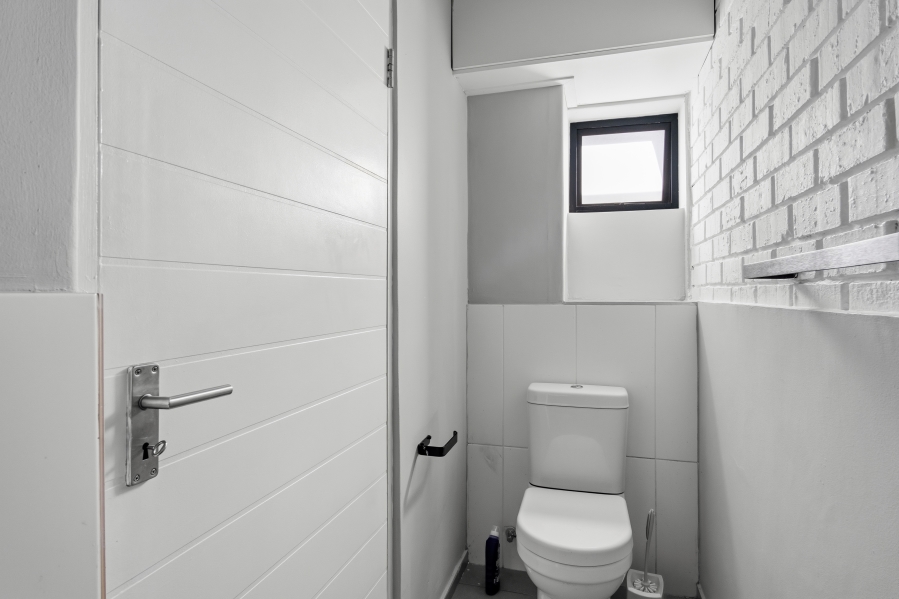 To Let 1 Bedroom Property for Rent in Observatory Western Cape